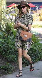     Prada  -