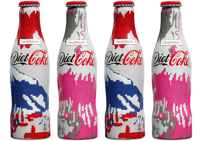 Джонатан Андерсон представил миру свою бутылочку Coca-Cola 