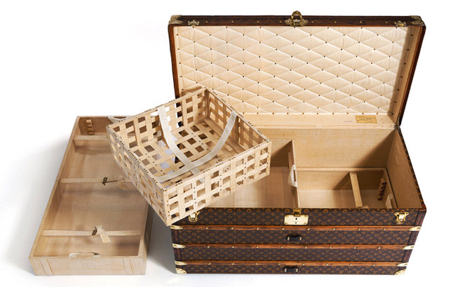 Louis Vuitton     -