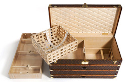 Louis Vuitton     -