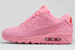  : Nike      