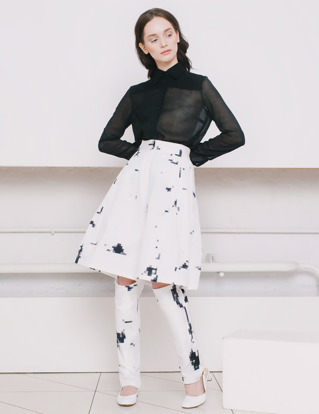  :  Ksenia Schnaider