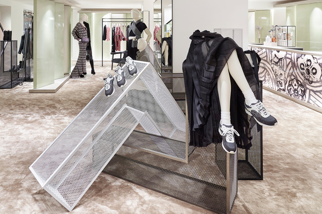  Chanel   