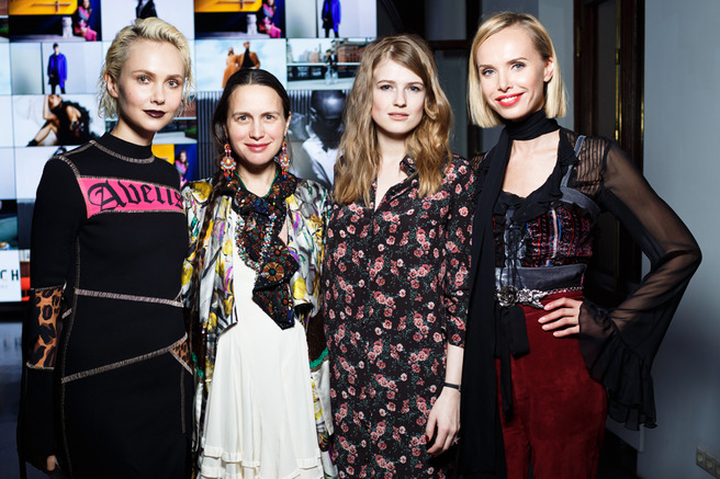  Farfetch  Vogue  