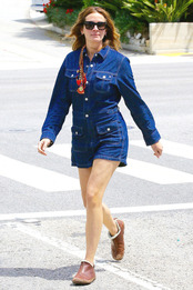     Alexa Chung x AG Jeans