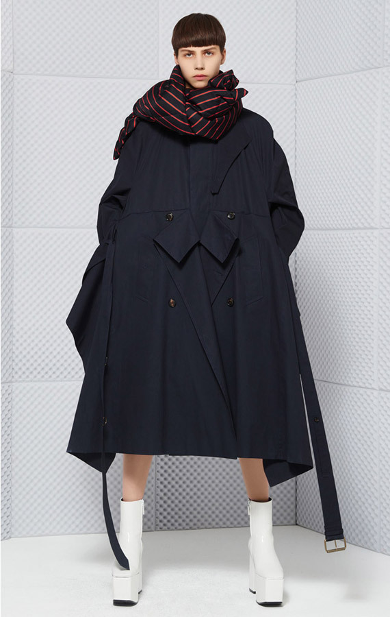  :  Balenciaga
