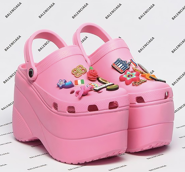  :  Balenciaga