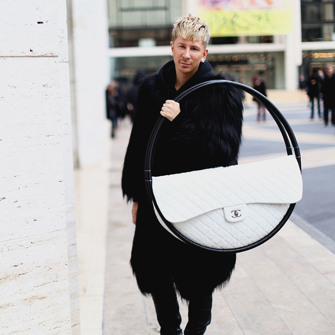      .  Chanel    -