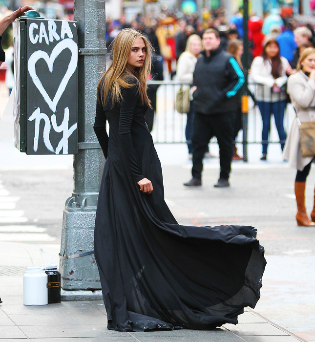       DKNY  -