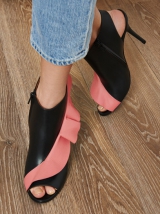   :  Balenciaga   
