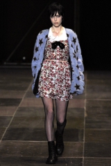  :     Saint Laurent Paris